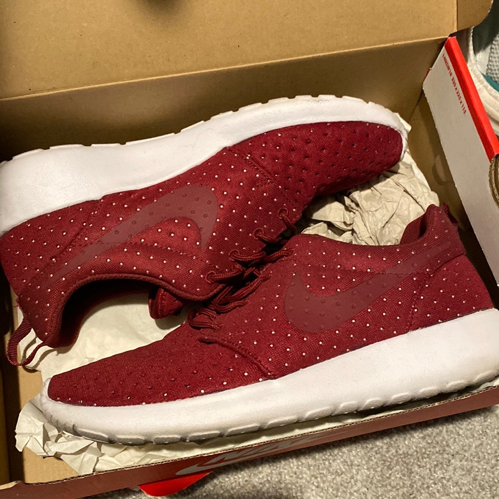 Nike Roushe One SE - Picture 2 of 5